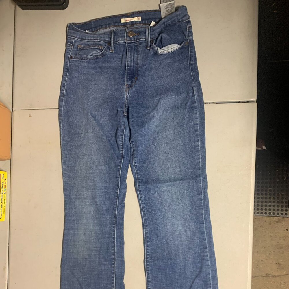 Levi Strauss and Co Womens/ Girls Jeans: Slimming Boot Cut: Size 30/30